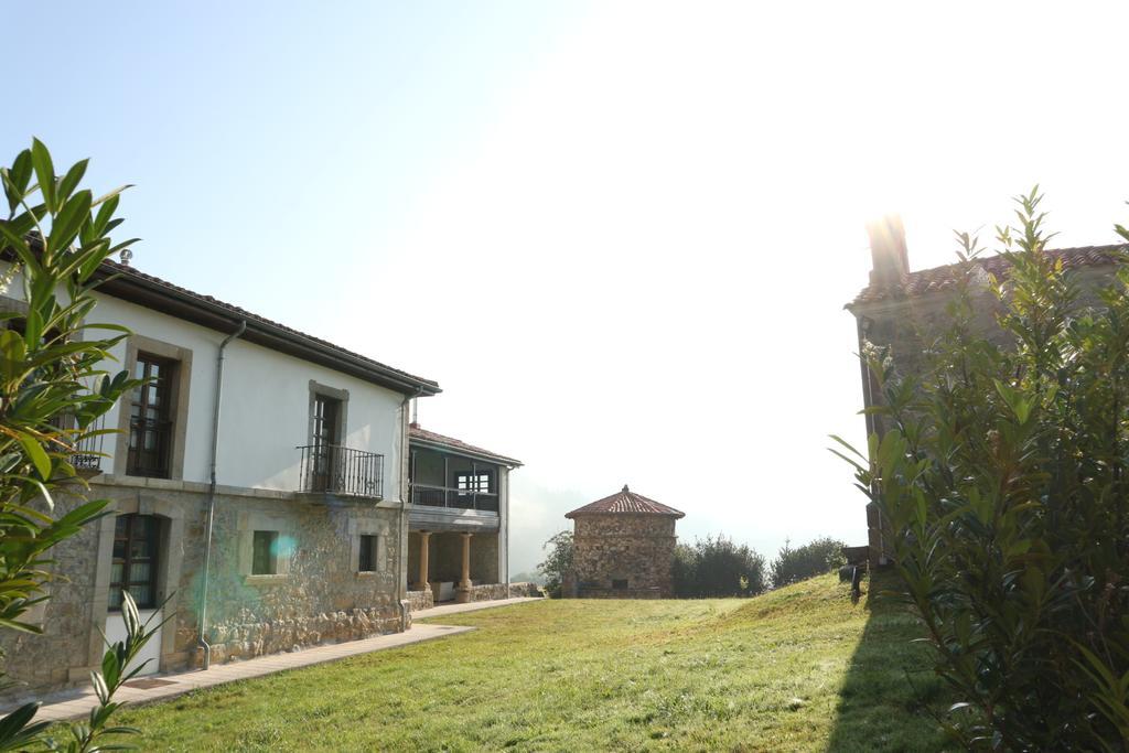 Hotel Casona Cuervo San Tirso de Candamo Exteriör bild