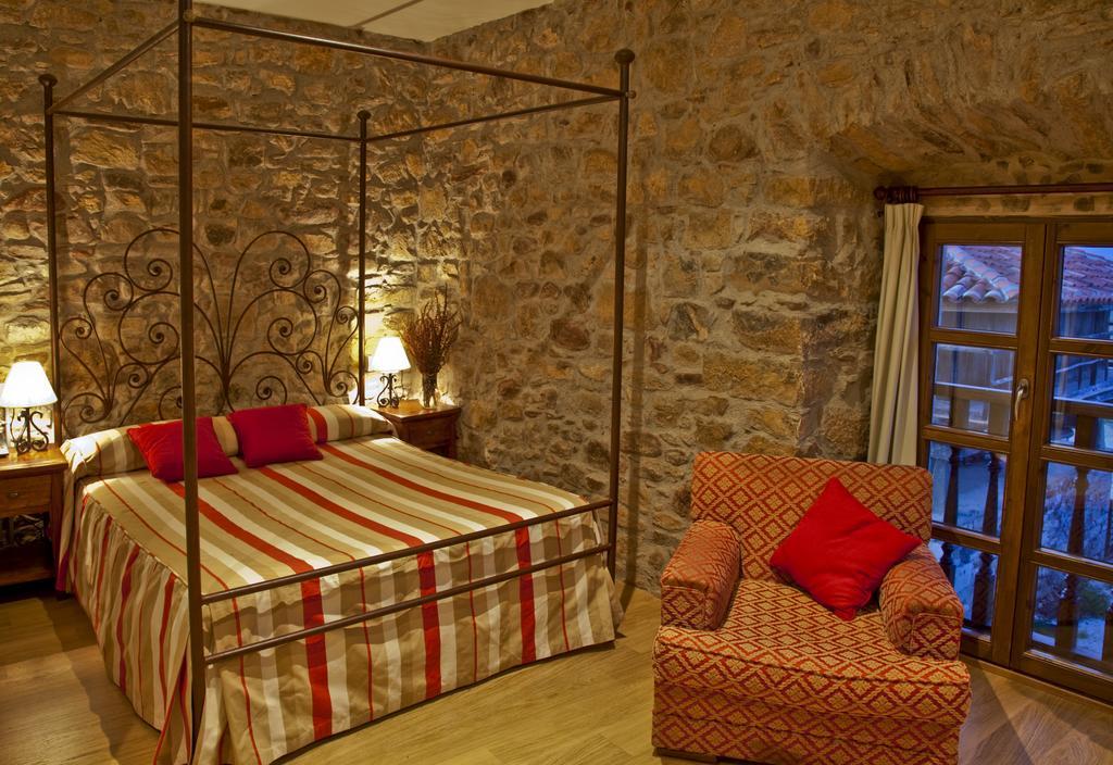 Hotel Casona Cuervo San Tirso de Candamo Exteriör bild