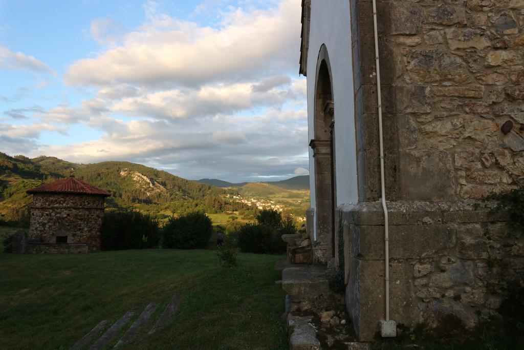 Hotel Casona Cuervo San Tirso de Candamo Exteriör bild