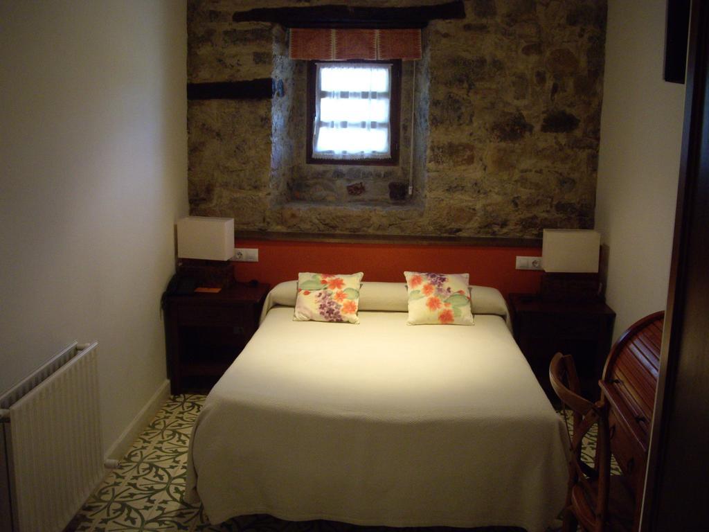 Hotel Casona Cuervo San Tirso de Candamo Exteriör bild